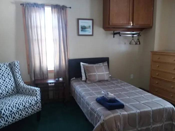 The Dutton House Inn 4