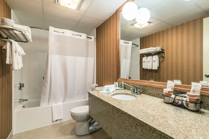 Quality Inn Bangor Airport 4