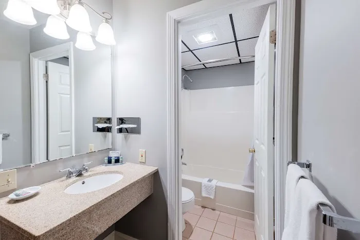 Fireside Inn & Suites Bangor 4