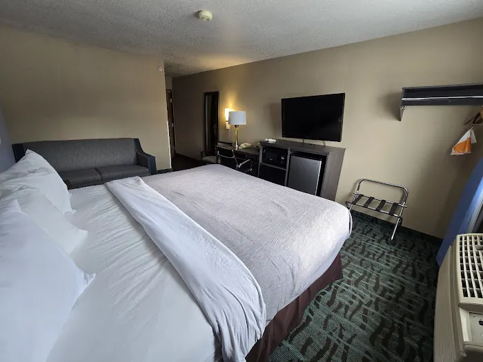 Quality Inn 4