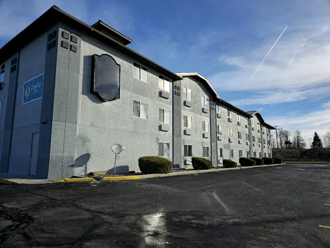 Quality Inn 4