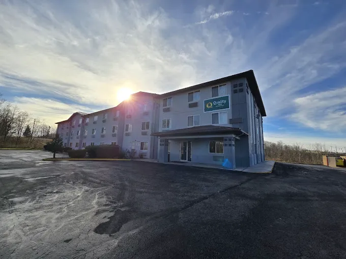 Quality Inn 4