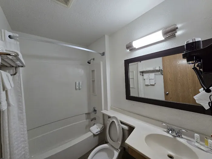 Quality Inn 4