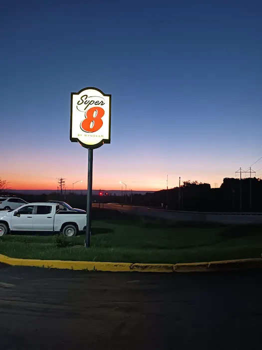 Super 8 by Wyndham Johnstown 4
