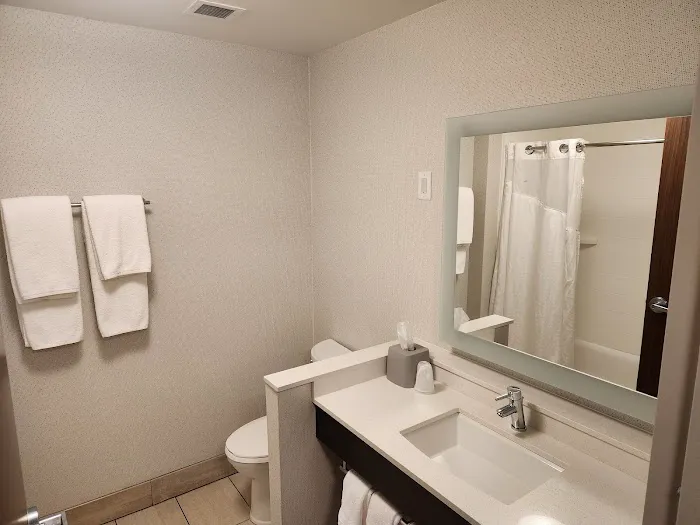 Holiday Inn Express & Suites Johnstown, an IHG Hotel 4