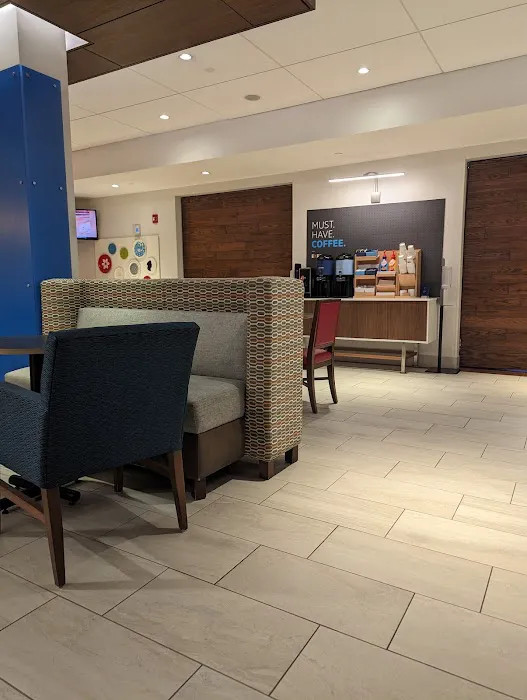 Holiday Inn Express & Suites Johnstown, an IHG Hotel 4