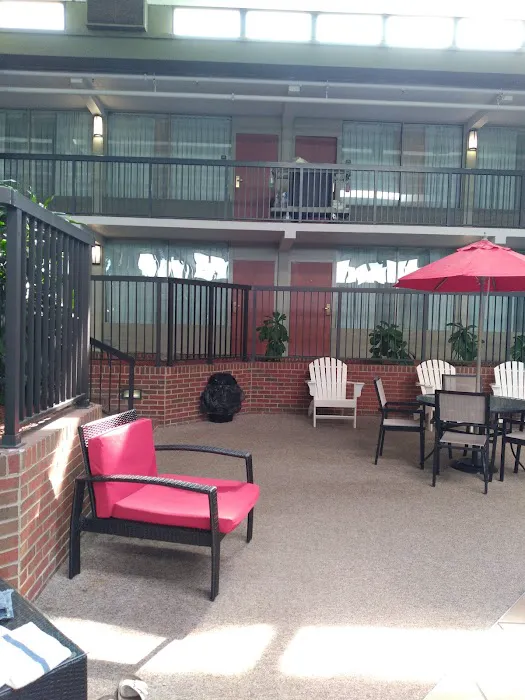Ramada by Wyndham Indiana 4
