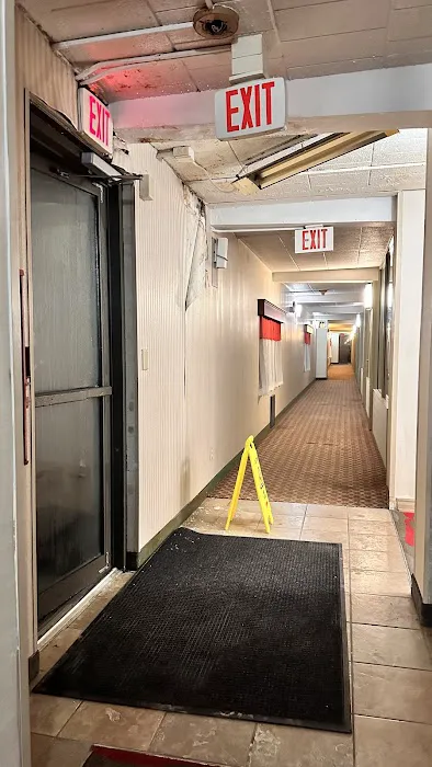 Ramada by Wyndham Indiana 4
