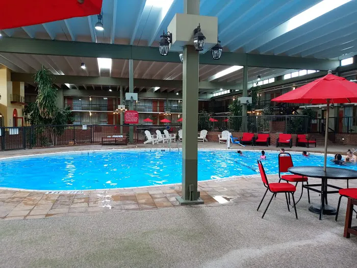 Ramada by Wyndham Indiana 4