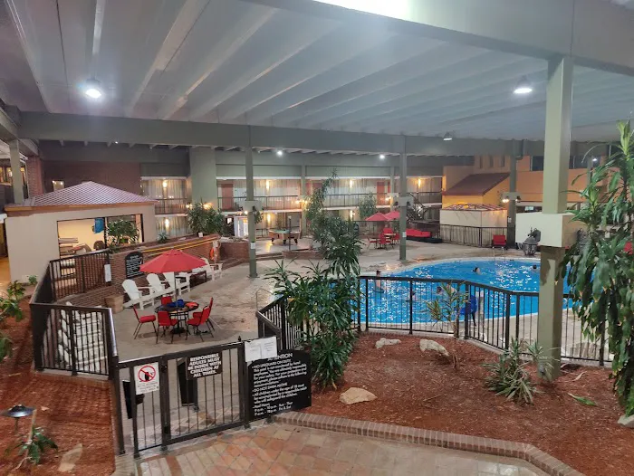Ramada by Wyndham Indiana 4