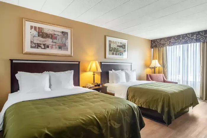 Quality Inn and Suites Indiana 4