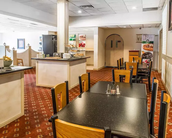 Quality Inn and Suites Indiana 4