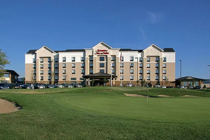 Hampton Inn & Suites Blairsville 4