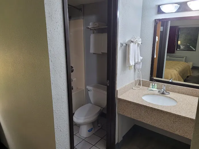 Quality Inn & Suites North 4