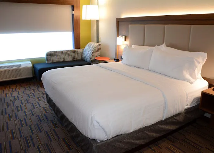 Holiday Inn Express & Suites Pittsburgh - Monroeville by IHG 4