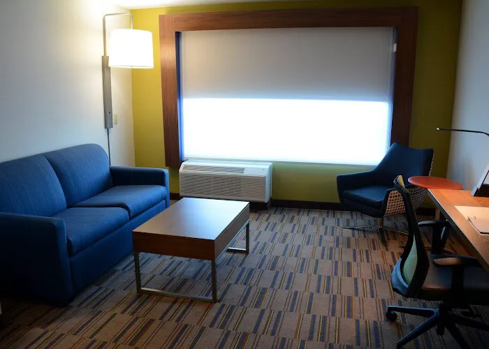 Holiday Inn Express & Suites Pittsburgh - Monroeville by IHG 4