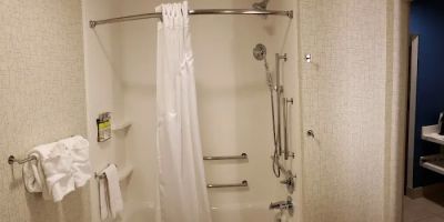 Holiday Inn Express & Suites Pittsburgh - Monroeville by IHG