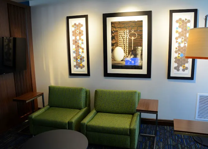 Holiday Inn Express & Suites Pittsburgh - Monroeville by IHG 4