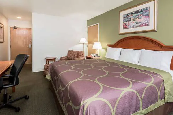 Super 8 by Wyndham Pittsburgh/Monroeville 4