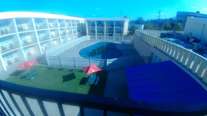Monroeville Plaza Hotel 4