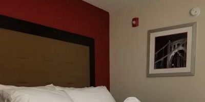 Monroeville Plaza Hotel