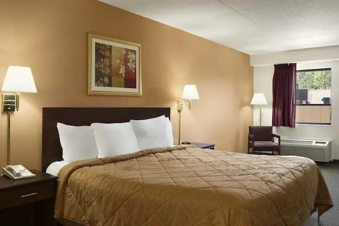 Days Inn by Wyndham Monroeville Pittsburgh 4