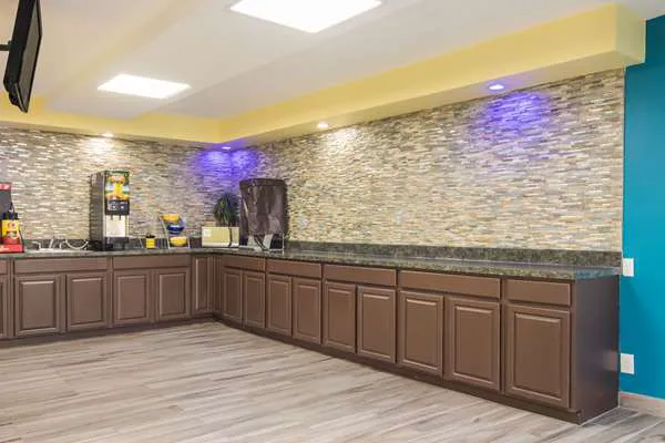 Rodeway Inn & Suites Monroeville-Pittsburgh 4