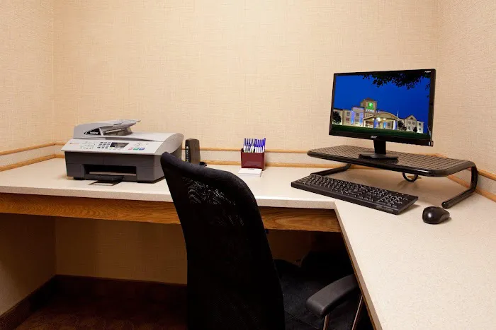 Holiday Inn Express Murrysville-Delmont by IHG 4