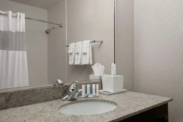 Travelodge by Wyndham Hubbard OH 4