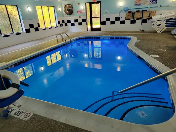 Comfort Suites Youngstown North 4