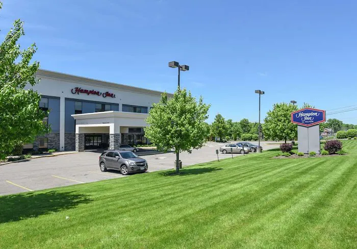 Hampton Inn Youngstown-North 4