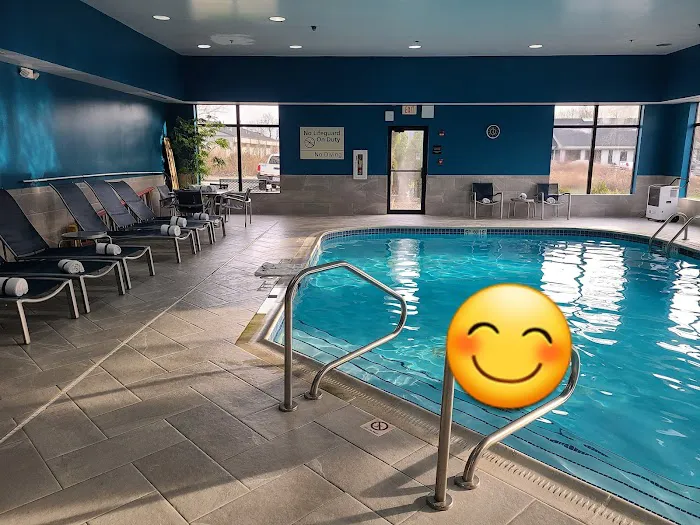 Hampton Inn Youngstown-North 4
