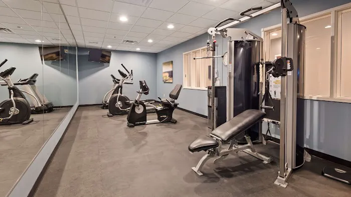 Best Western Plus Boardman Inn & Suites 4
