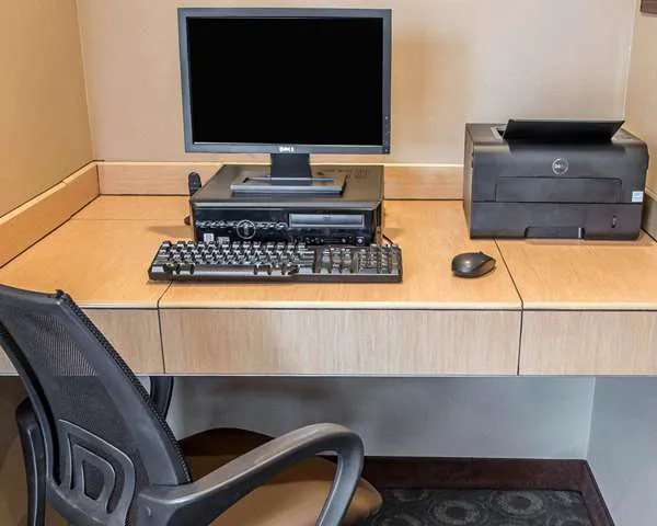 Comfort Suites 4