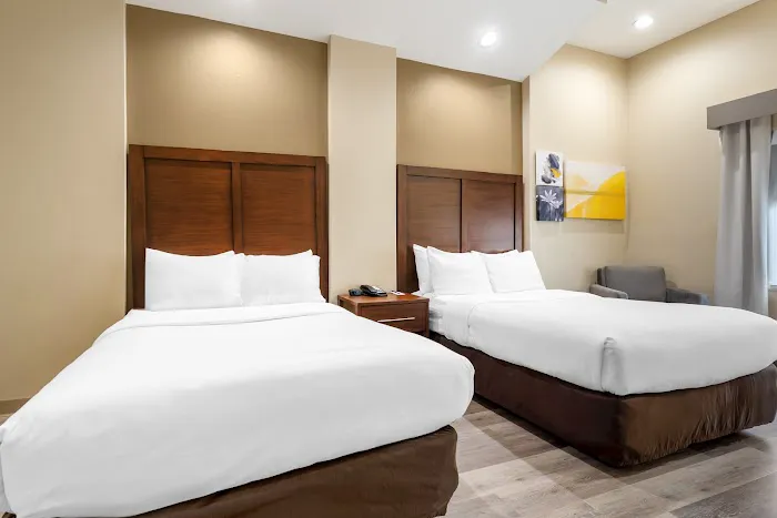 Comfort Suites 4