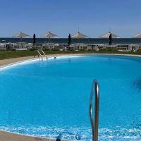 Royal Anchor Beach Resort ico