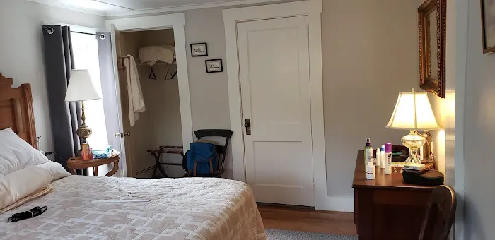 Hawks House Inn 5