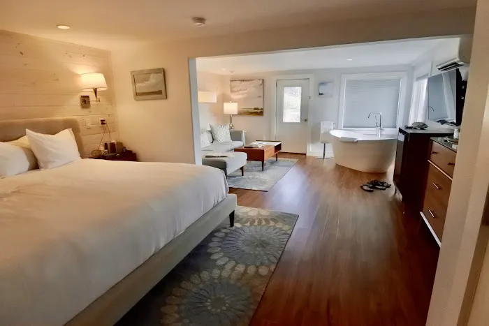 Topside Inn 5