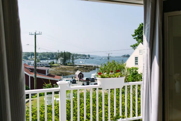 Greenleaf Inn & Admirals Quarters - Booth Harbor Historic Inns 5