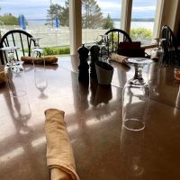 Bogie's at Spruce Point Inn ico