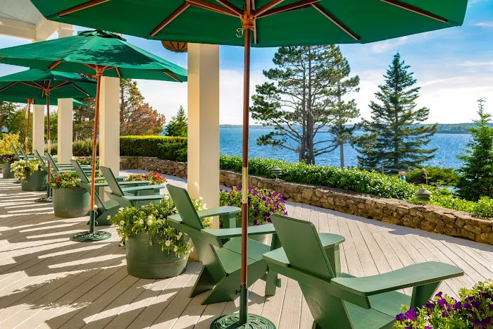 Spruce Point Inn Resort & Spa 4