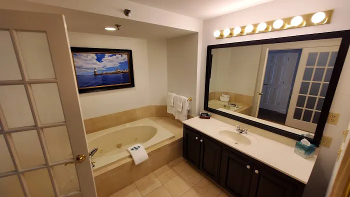 Spruce Point Inn Resort & Spa 4