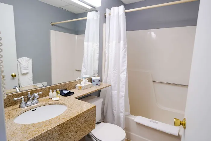 Boothbay Harbor Inn 4