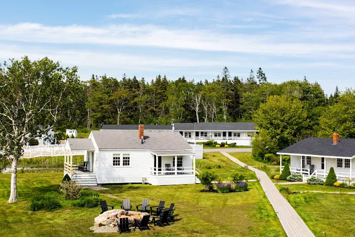Bluebird Ocean Point Inn 5