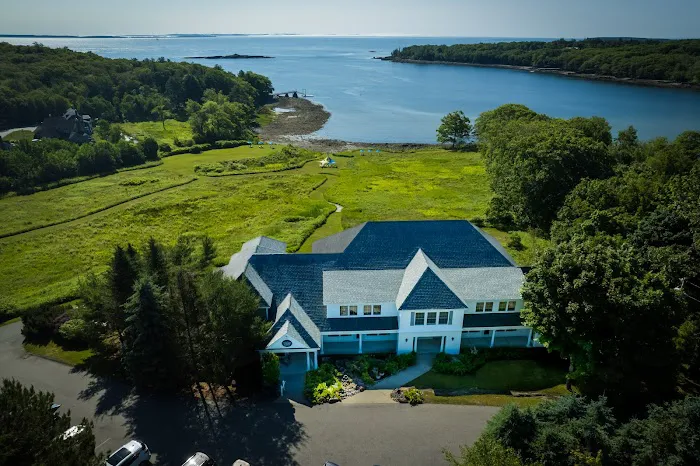 Strawberry Hill Seaside Inn 4