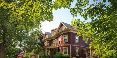 Berry Manor Inn & Hotel