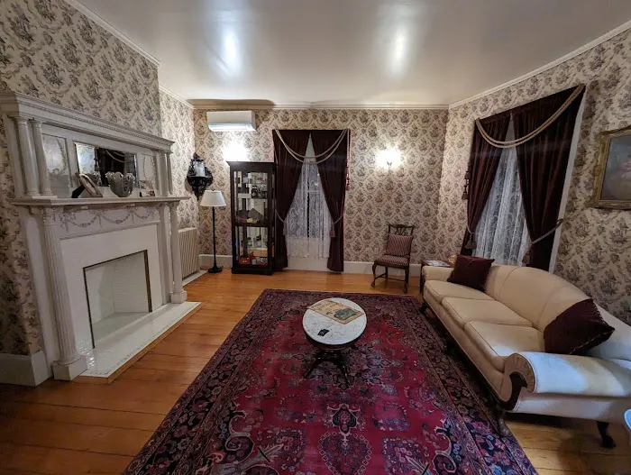 Berry Manor Inn & Hotel 4