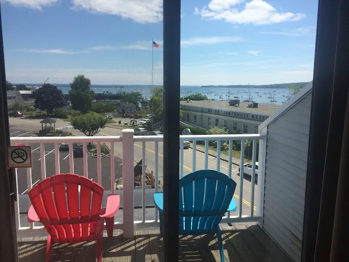 Trade Winds on the Bay 4