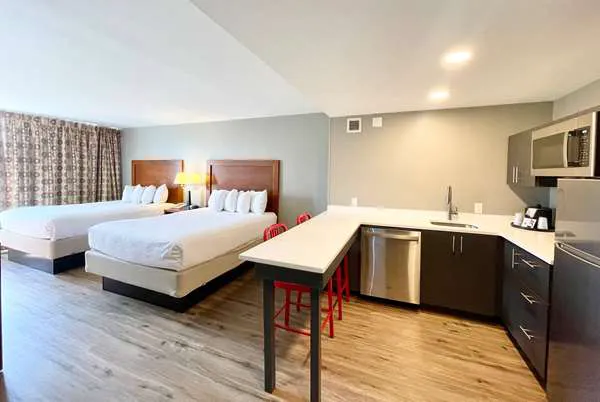 Ramada by Wyndham Ellsworth 4