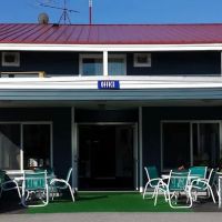 Colonial Inn Ellsworth ico